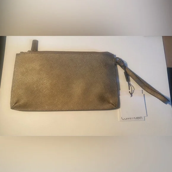 CALVIN KLEIN Wristlet. NEW. Bronze metallic color with Gold hardware. - Picture 8 of 9